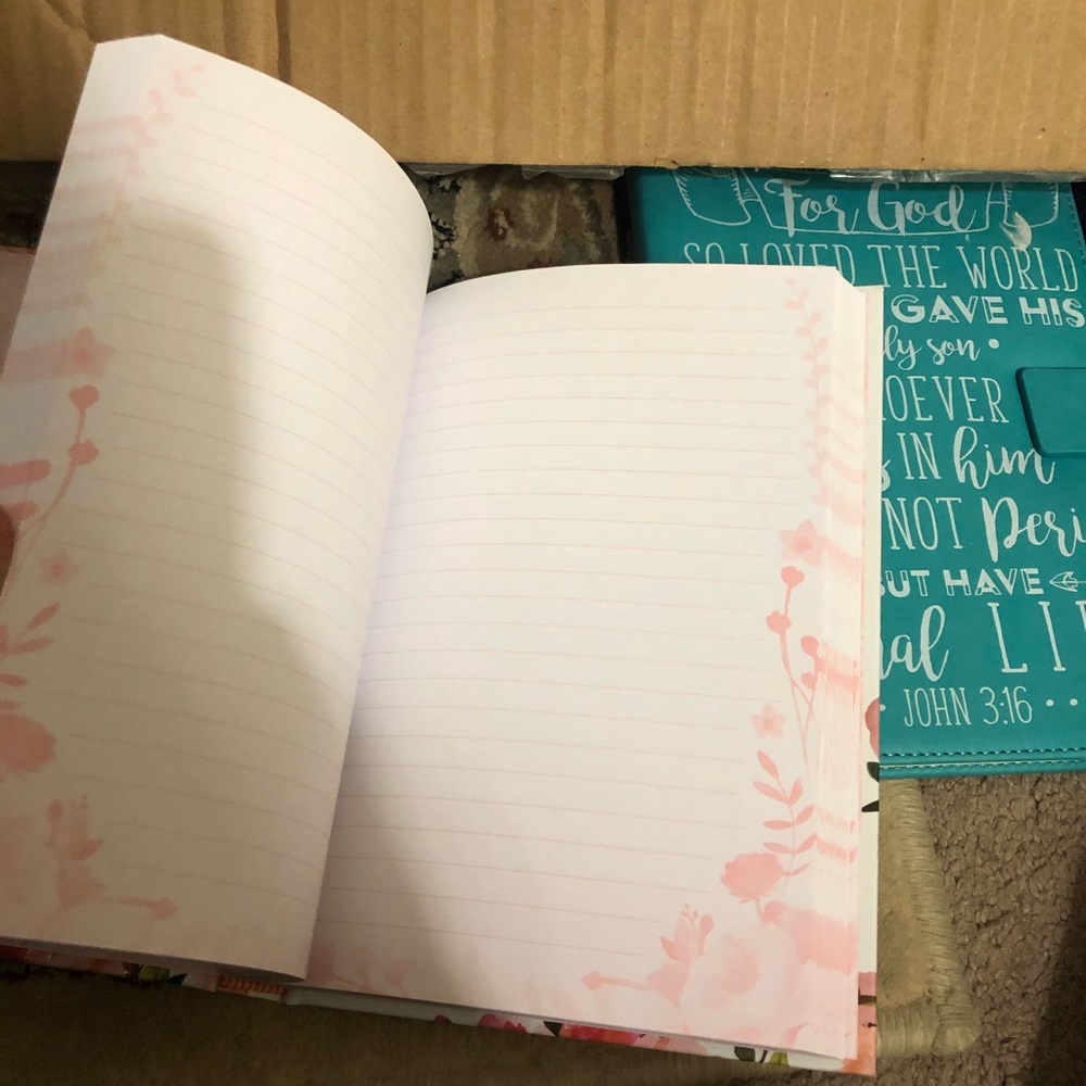 Notebook - Picture 4 of 8